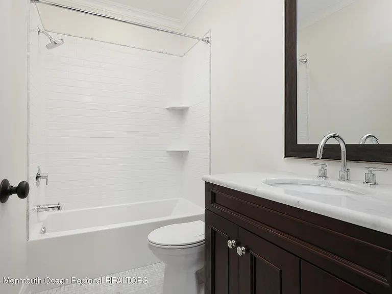 55 Hudson Ave — Photo 18
