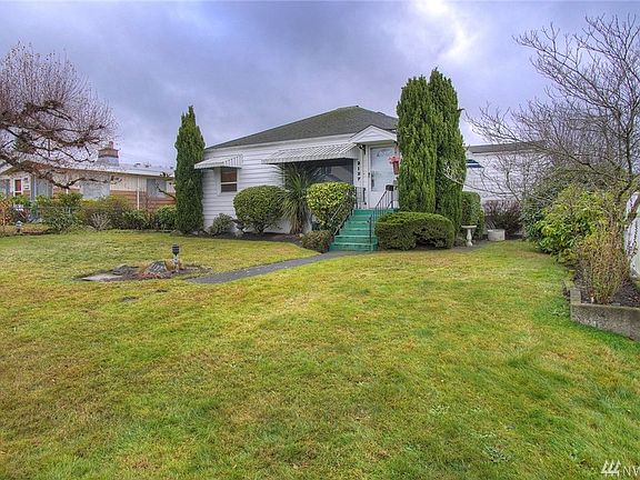 Nice sized front yard