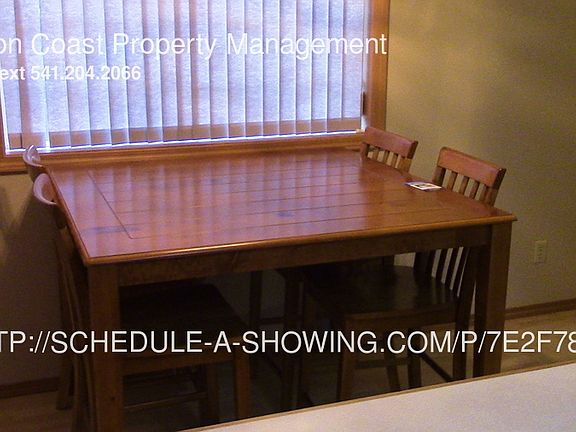 5th image of 1442 SE Oar Ave