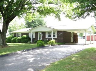100 Shepherd Dr, Russell Springs, KY 42642