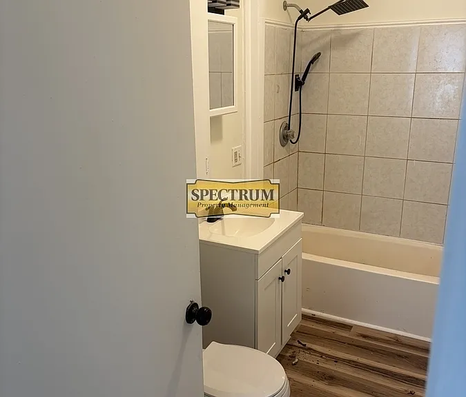 195 Holland St #3 — Photo 10