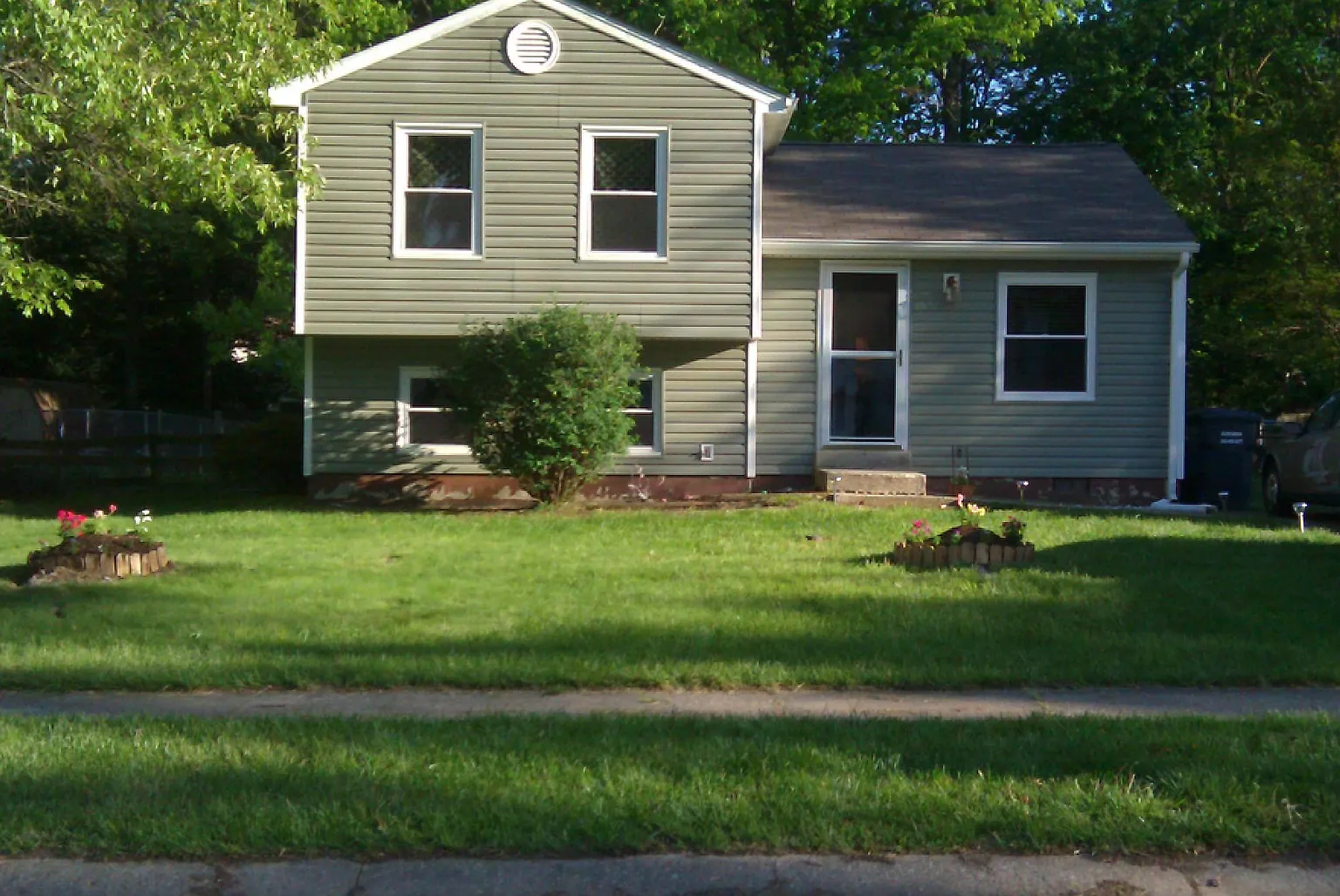 1036 Dartmouth Rd photo 1