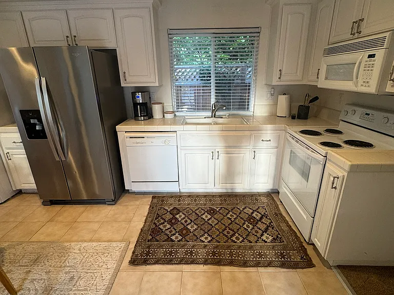 120 Hope Ln — Photo 4