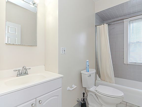 4th image of 108 Beacon St Ste 1