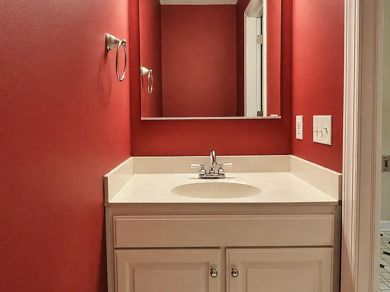 106 Pleasant Dr — Photo 6