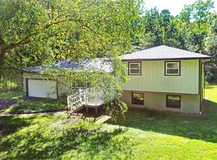 1961 Braceville Robinson Rd, Southington, OH 44470