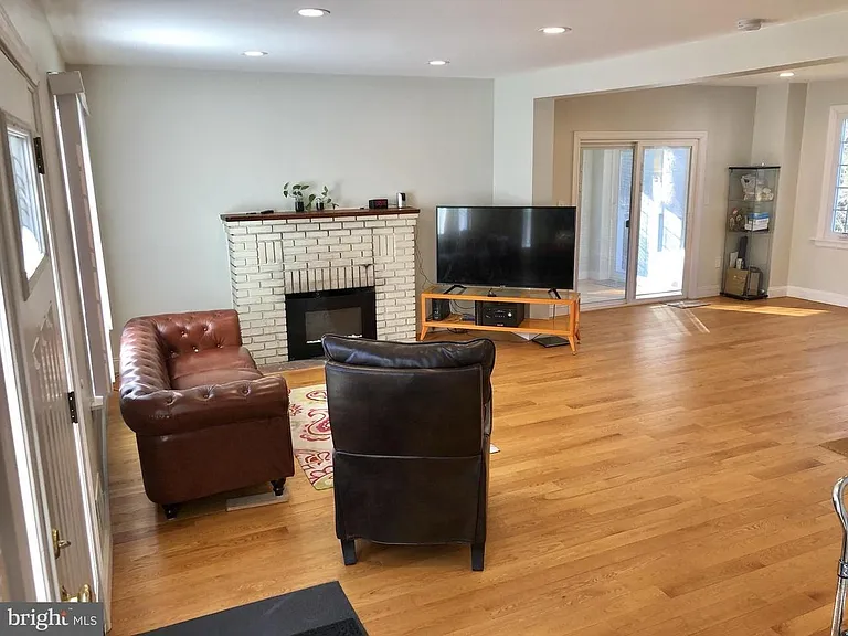 329 Browning Ln — Photo 6