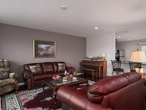 3rd image of 2395 Aristocracy Cir