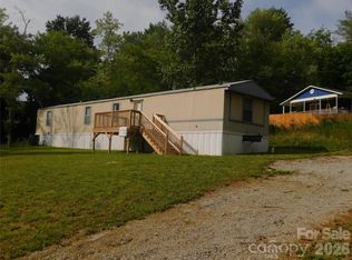 23 Piney Plains Dr, Hendersonville, NC 28739