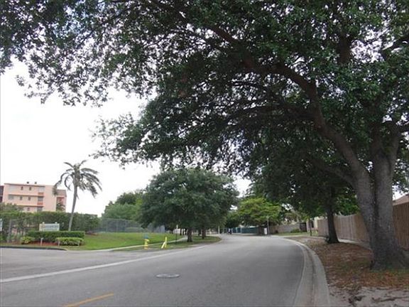 5th image of 8560 N Sherman Cir APT 307