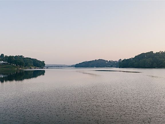 4th image of E Mohawk Dr