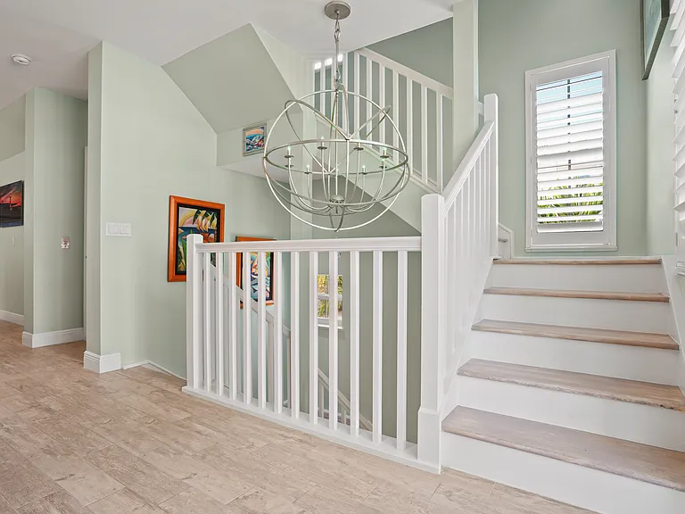270 Mercury Rd — Photo 41
