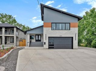 2585 Kenora St, Windsor, ON N9B1Y3