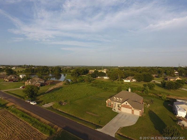 1st image of 9489 Clearview Dr