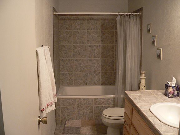 Upgraded Bath w/Jacuzzi Tub