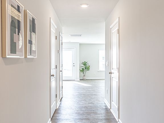 3rd image of 205 Maddox Dr #1