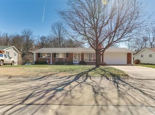 20 Elderwood Ct, Fenton, MO 63026