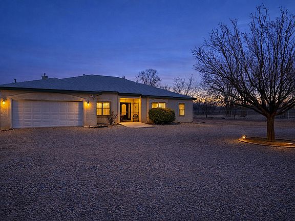 3rd image of 2000 Turrietta Ln SW