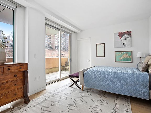 4th image of 337 E 62nd St #6A