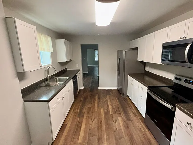 914 Birch St — Photo 14