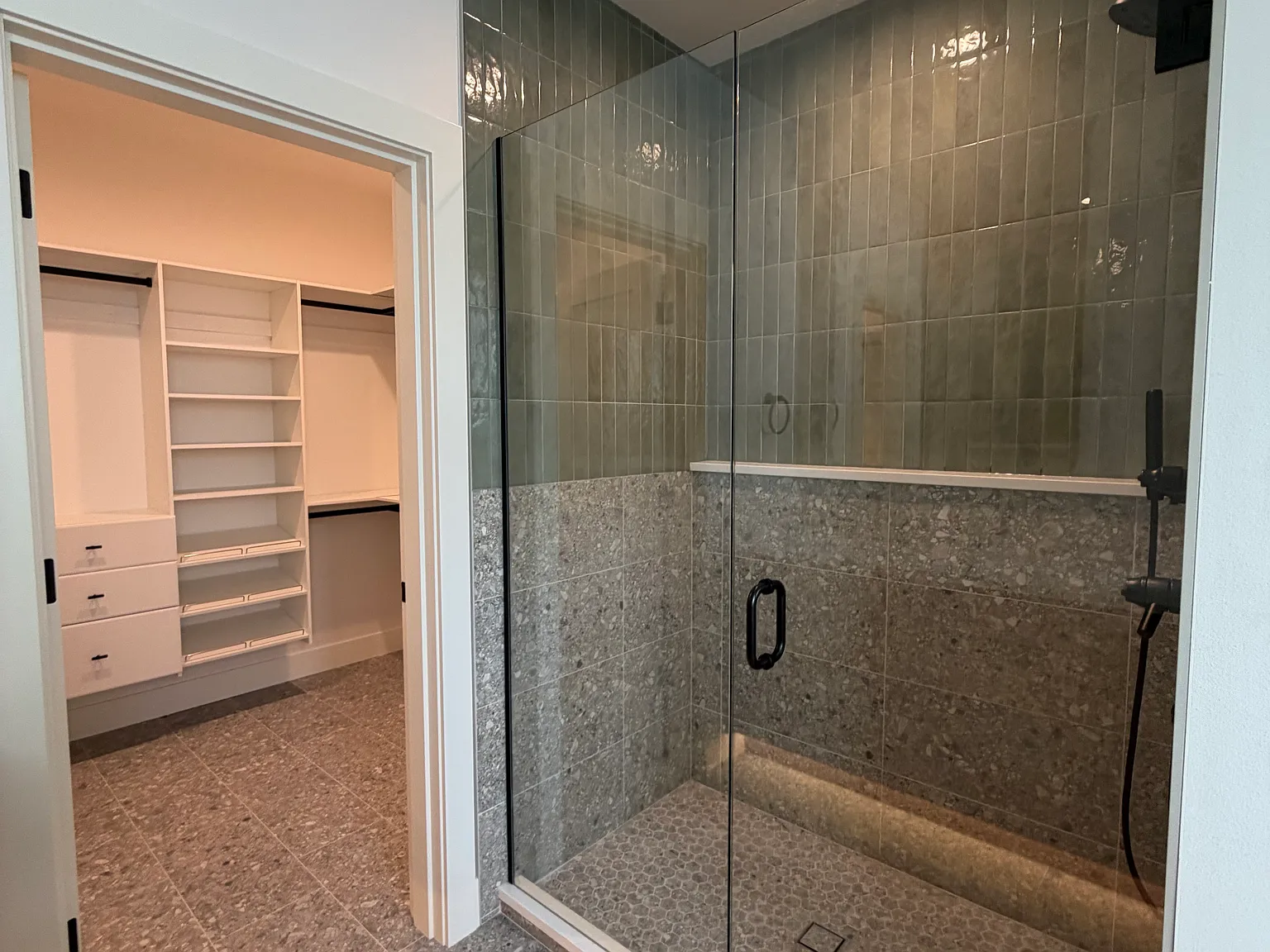 3 bed, 2.5 bath, 1673 sqft, $3,700 — Photo 3