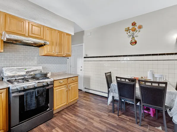 98 West 49th Street image 8 of 35