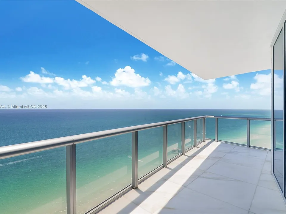17001 Collins Ave #4101