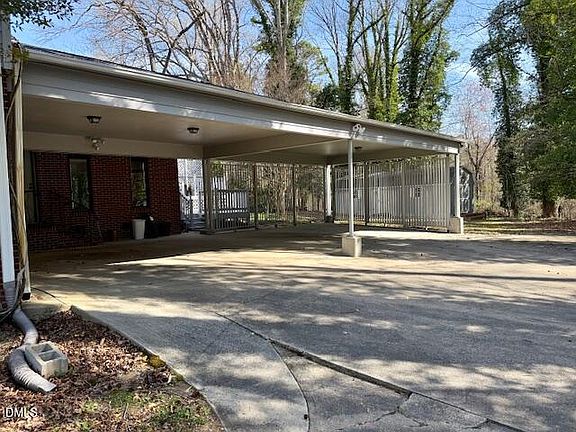 3rd image of 220 Younger Rd