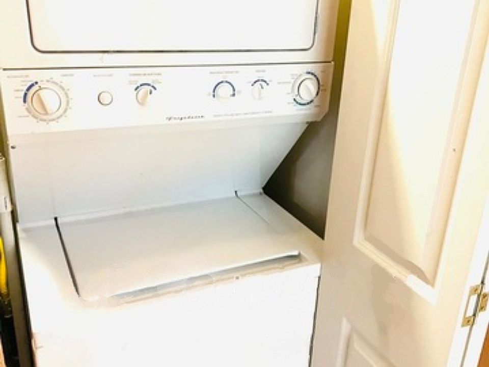 1st image of 6621 N Lakewood Ave #1