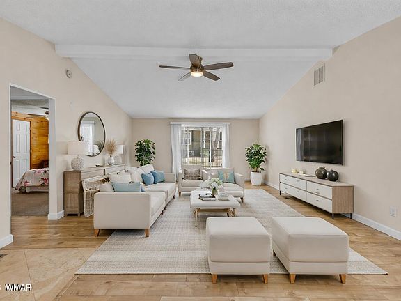 3rd image of 205 S Ponderosa St