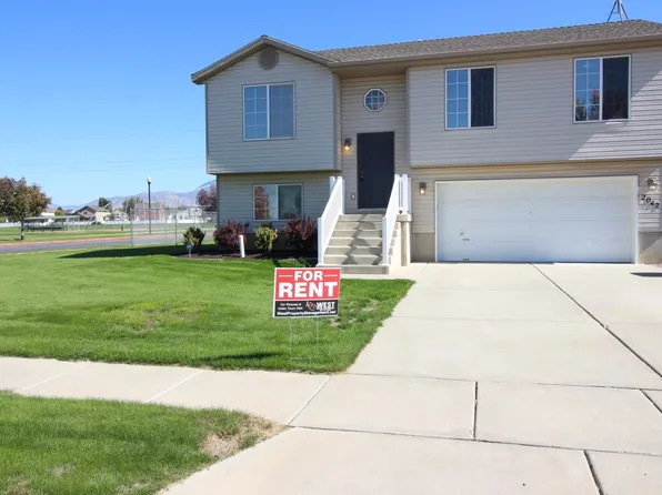 2042 N 1615 W, Clinton, UT 84015