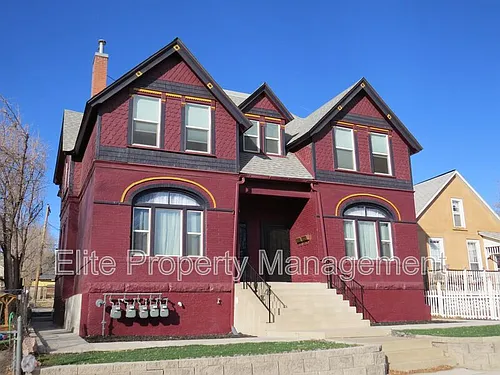 715 W 10th St #1 Photo 1