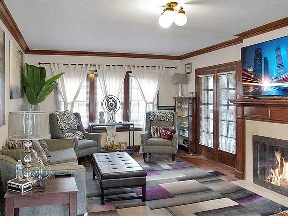 2nd image of 700 Forest Grove Ave