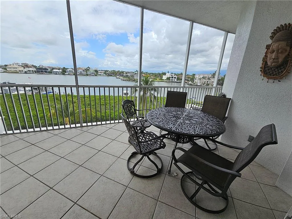 3 bed, 3.0 bath, 2034 sqft, $12,000 — Photo 3