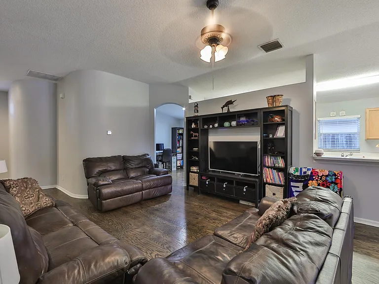 4523 Wild Plum Ln — Photo 14