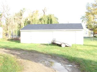 1103 E Pine Ave, Mount Morris, MI 48458