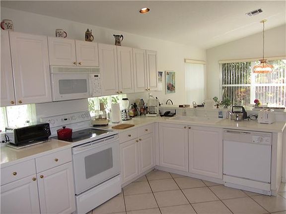 4th image of 11624 Puerto Blvd