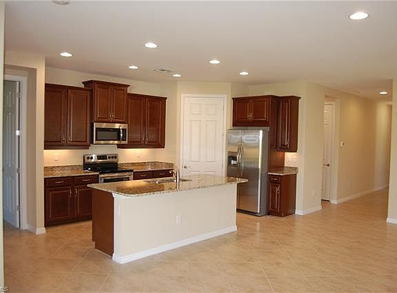 4th image of 2205 SW 12th Ln