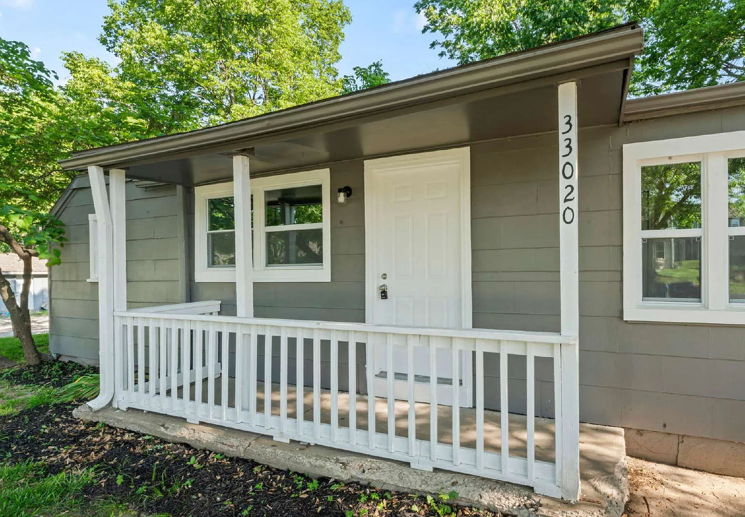 3 bed, 1.0 bath, 1118 sqft, $1,650 — Photo 4