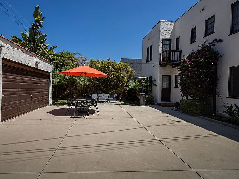 1221 S Sycamore Ave — Photo 46