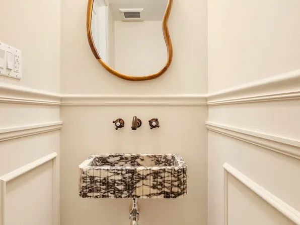 493 Hancock Street image 12 of 25