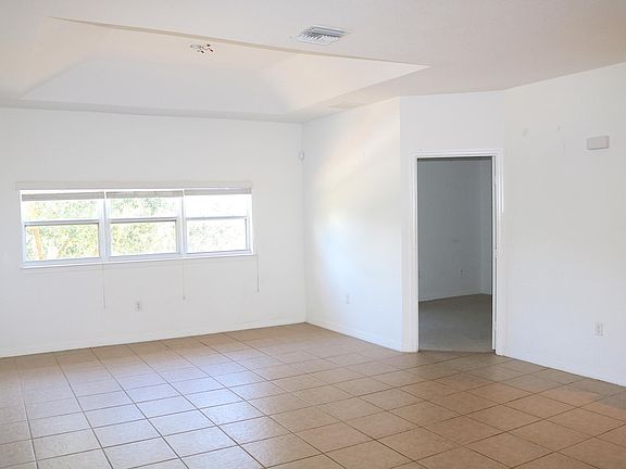 2nd image of 1843 S Dovetail Dr