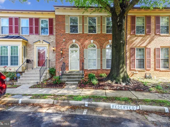 5888 Parenham Way, Alexandria, VA 22310