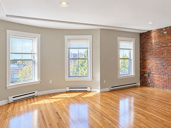 5th image of 1750 Washington St APT 10