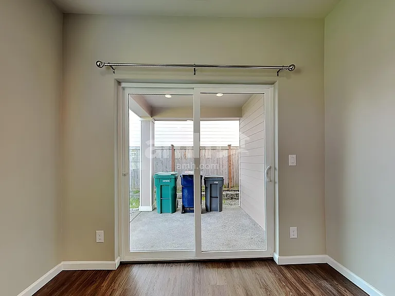 945 Riggs Dr E — Photo 5
