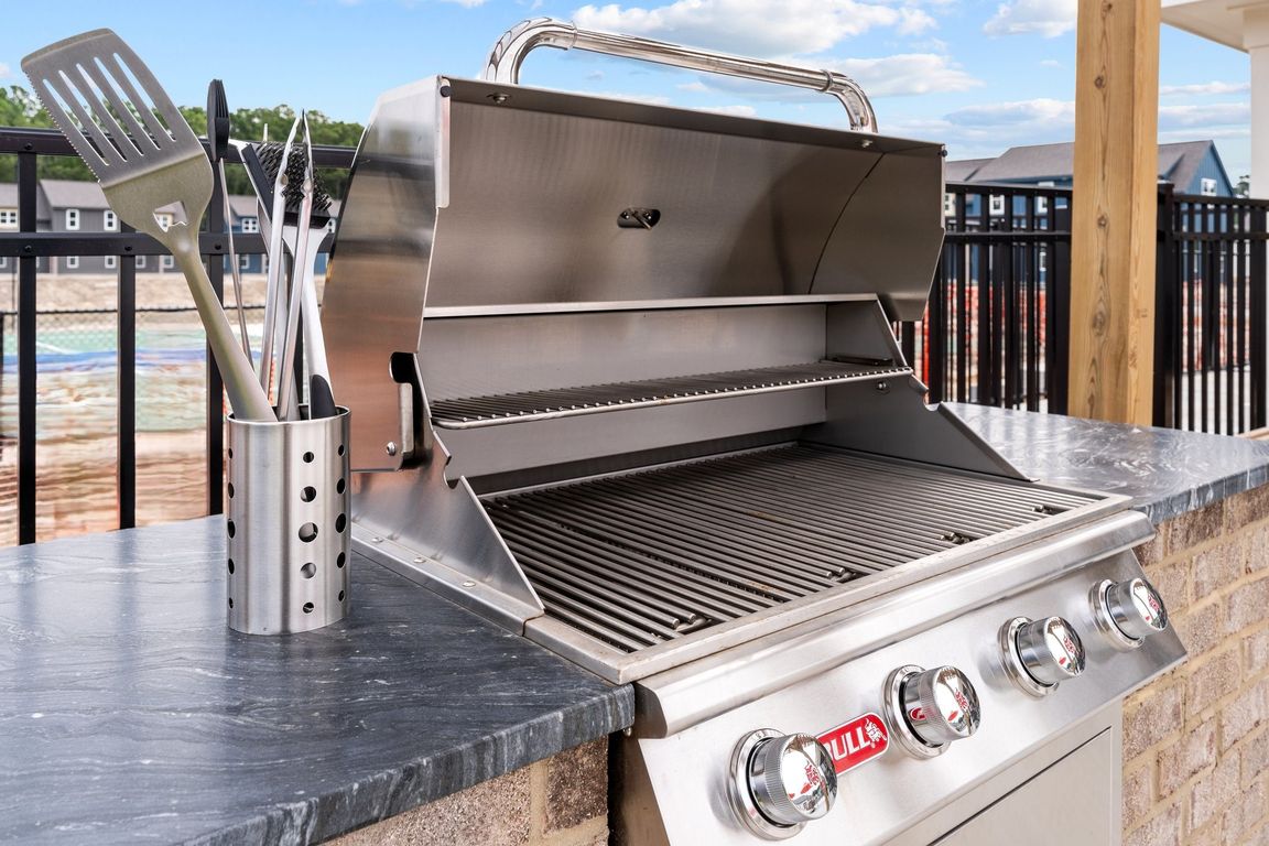 Heartsease at Calabash Grills w/ Dining