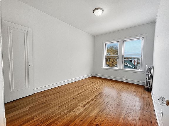 5th image of 5354 N Kimball Ave #2