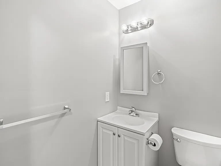 816 Asylum St #5 — Photo 15