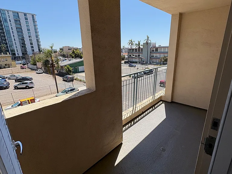 3004 6th Ave #7 — Photo 11