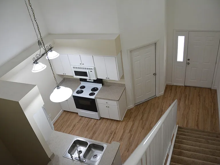 7392 Mead Dr — Photo 2